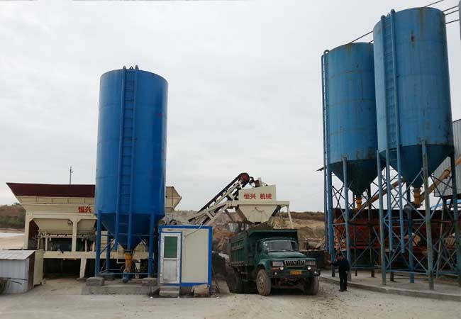 湖南衡(heng)陽穩定土廠拌設(shè)備客戶現場