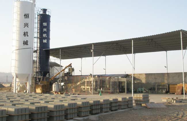 阿爾及利(li)亞砌塊磚機客戶(hu)