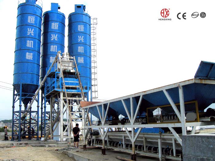 快(kuài)裝式(提鬥式(shi))混凝土攪拌(ban)設備